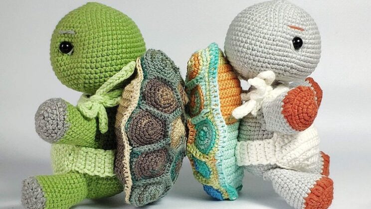 Create your own crochet turtle