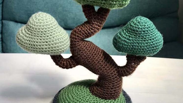 Very nice knitting bonsai project